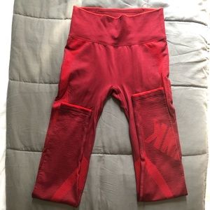 Seamless leggings red